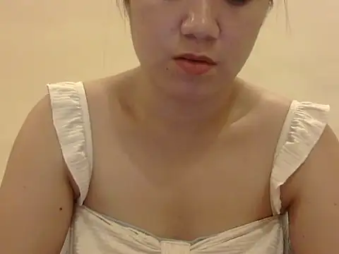 Lovelyclaya online show from 02/18/26, 01:07