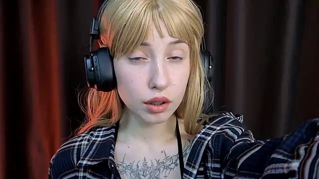 YukiMisa online show from 12/17/25, 04:35