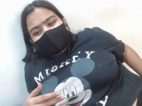 Snapshot of Nataliya_Singh chatting on 04/05/26, 04:31 Nataliya Singh online show from 04/05/26, 04:31