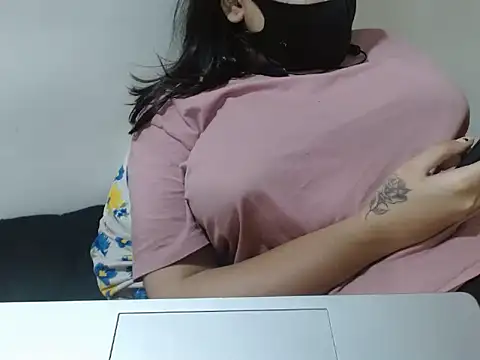 Snapshot of Nataliya_Singh chatting on 04/12/26, 04:45 Nataliya Singh online show from 04/12/26, 04:45