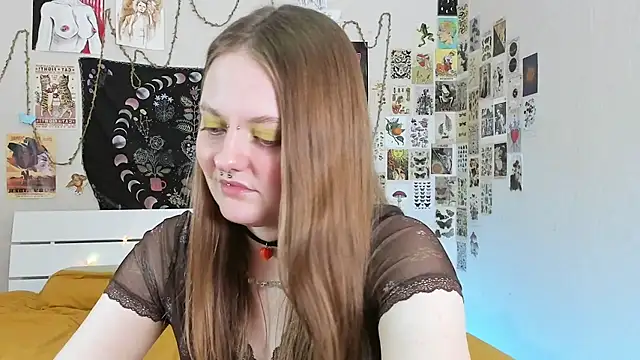 Snapshot of WonderConnie1 chatting on 10/25/25, 01:07 WonderConnie1 online show from 10/25/25, 01:07