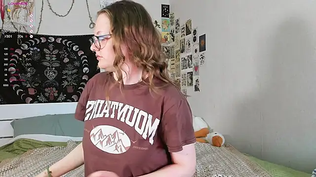 Snapshot of WonderConnie1 chatting on 11/16/25, 08:31 WonderConnie1 online show from 11/16/25, 08:31