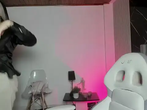 im bunny   online show from 11/08/25, 11:21