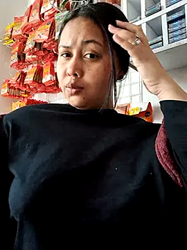 Alessandraa- online show from 10/25/25, 04:13