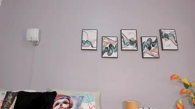 Snapshot of SophieW1 chatting on 12/03/25, 12:14 SophieW1 online show from 12/03/25, 12:14