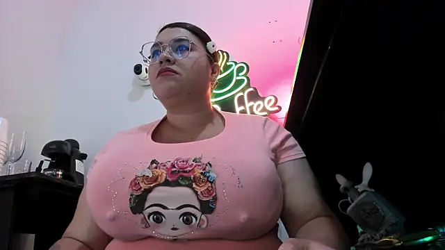 Snapshot of SafiroFer chatting on 09/18/25, 08:55 SafiroFer online show from 09/18/25, 08:55