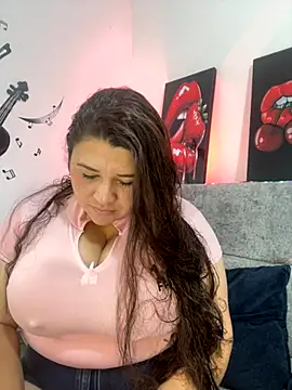 Snapshot of SafiroFer chatting on 10/11/25, 05:55 SafiroFer online show from 10/11/25, 05:55