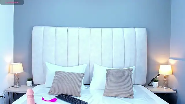 Snapshot of ScarletStarr chatting on 10/24/25, 04:31 ScarletStarr online show from 10/24/25, 04:31