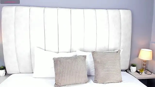 Snapshot of ScarletStarr chatting on 11/30/25, 04:27 ScarletStarr online show from 11/30/25, 04:27