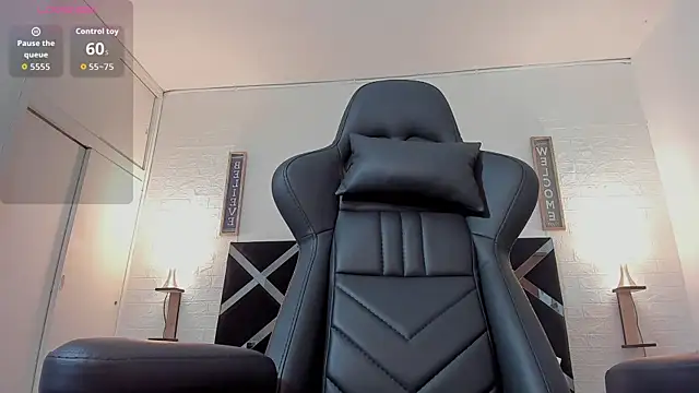 iamCharlotte19 online show from 09/12/25, 07:47