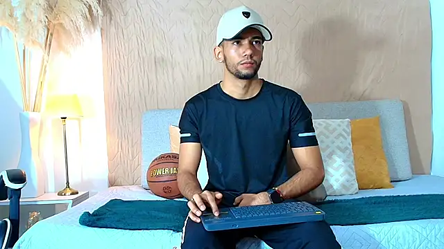 MaicolParker  online show from 07/30/26, 12:15
