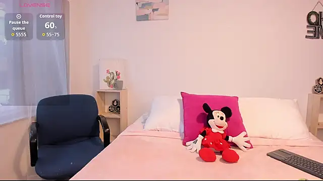 Snapshot of Natalia__Miller chatting on 10/22/25, 09:14 Natalia Miller online show from 10/22/25, 09:14