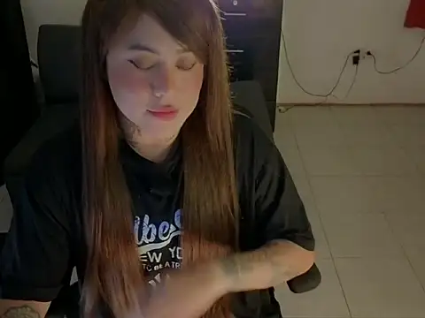 kimberlygati2 online show from 04/28/26, 01:15