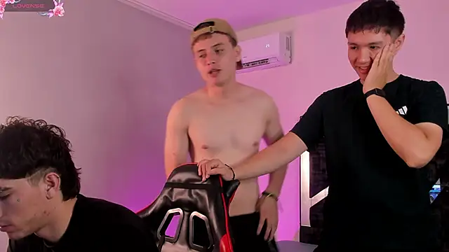 Handsomeboyss19 online show from 04/14/26, 09:10