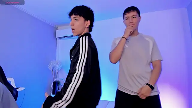 Handsomeboyss19 online show from 05/13/26, 08:38