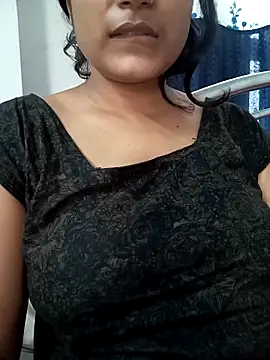 Snapshot of Hot-Jasmin chatting on 10/28/25, 02:48 Hot-Jasmin online show from 10/28/25, 02:48