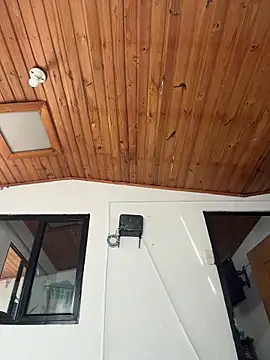 Mia salinass online show from 11/12/25, 03:34