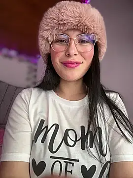 Mia salinass online show from 03/24/26, 07:08