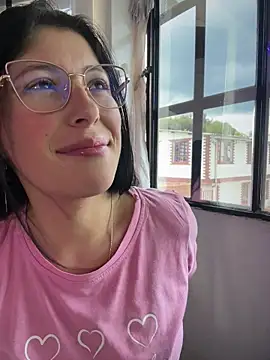 Mia salinass online show from 04/21/26, 07:28