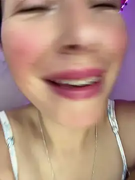 Mia salinass online show from 05/23/26, 10:03