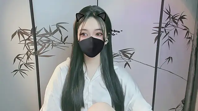 Snapshot of Sparkly_Candy chatting on 10/25/25, 01:46 Sparkly Candy online show from 10/25/25, 01:46