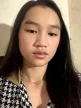 Snapshot of -Lie-06 chatting on 10/02/25, 04:41 -Lie-06 online show from 10/02/25, 04:41