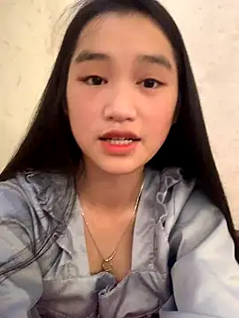 Snapshot of -Lie-06 chatting on 10/05/25, 10:46 -Lie-06 online show from 10/05/25, 10:46