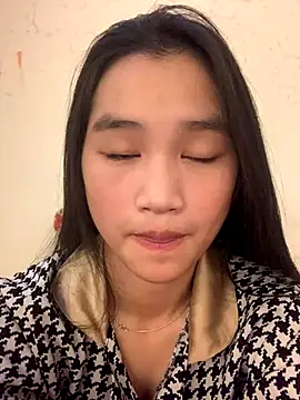 Snapshot of -Lie-06 chatting on 10/07/25, 12:46 -Lie-06 online show from 10/07/25, 12:46