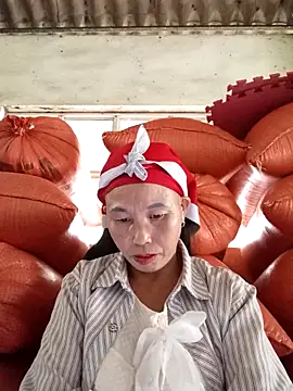 me-cute online show from 11/17/25, 02:17