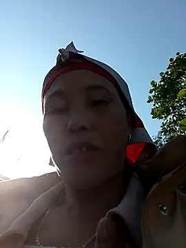 me-cute online show from 11/27/25, 02:02