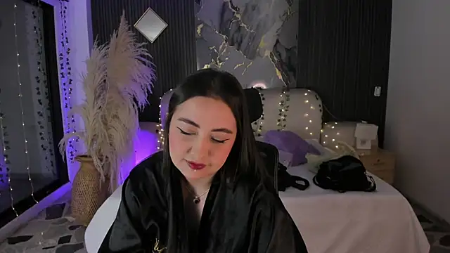 SarahCastro1  online show from 02/13/26, 04:19