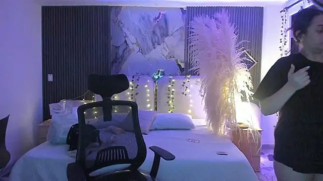 SarahCastro1  online show from 02/28/26, 04:02