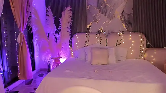 SarahCastro1  online show from 03/16/26, 05:44