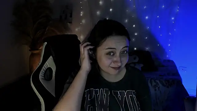SarahCastro1  online show from 05/04/26, 01:45