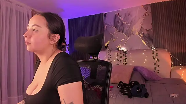 SarahCastro1  online show from 05/29/26, 03:59
