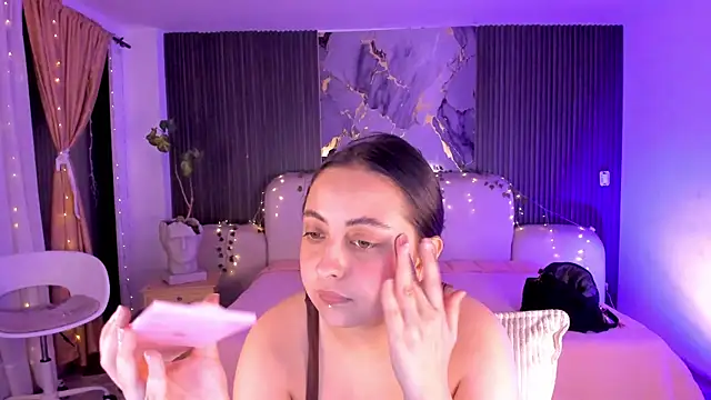 SarahCastro1  online show from 07/07/26, 04:04