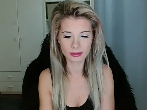 KristineGlow online show from 11/10/25, 08:13