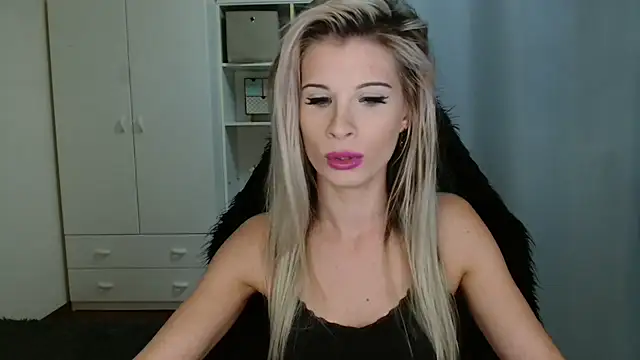 KristineGlow online show from 11/13/25, 04:06