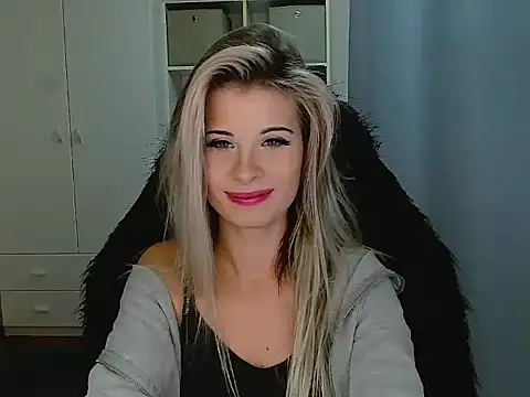 KristineGlow online show from 11/17/25, 03:18