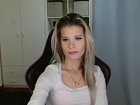 KristineGlow online show from 12/19/25, 07:26