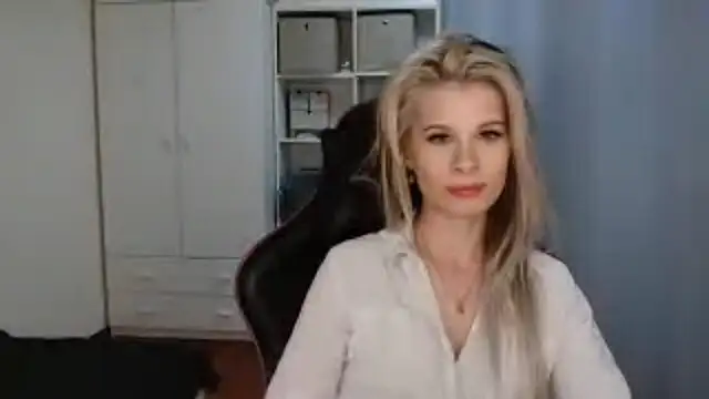 KristineGlow online show from 04/06/26, 06:20