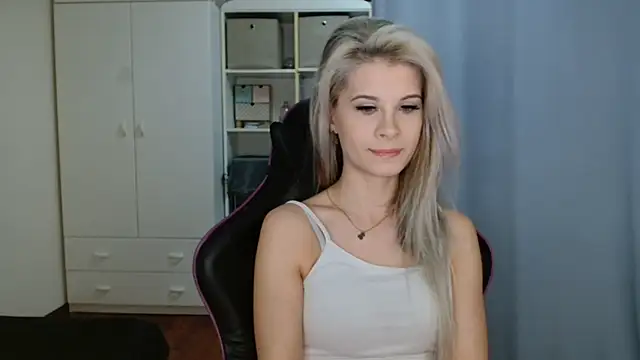 KristineGlow online show from 04/16/26, 06:14