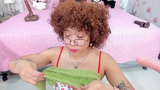 Snapshot of SafiroAgataaa chatting on 03/04/26, 01:44 SafiroAgataaa online show from 03/04/26, 01:44