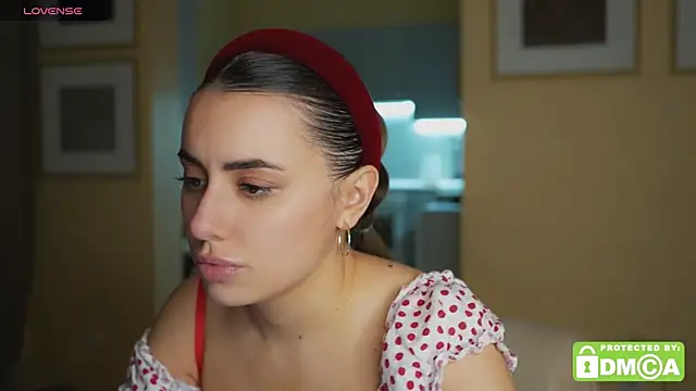 KateCarrey online show from 10/28/25, 08:33