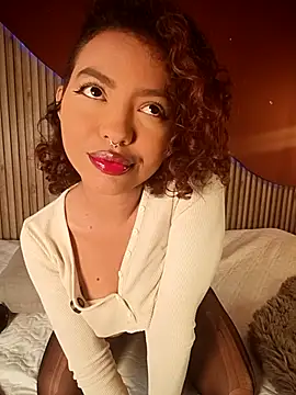 Snapshot of Nina_Kinky chatting on 11/08/25, 01:00 Nina Kinky online show from 11/08/25, 01:00