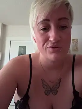 Rozendefotz online show from 10/26/25, 02:34