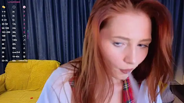 Snapshot of KathrinTith chatting on 11/19/25, 09:42 KathrinTith online show from 11/19/25, 09:42