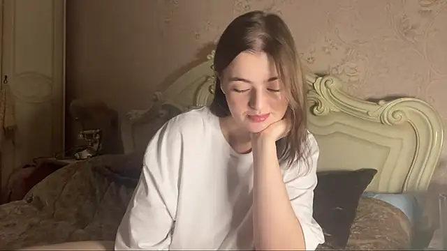 HoneyMist online show from 11/18/25, 06:01