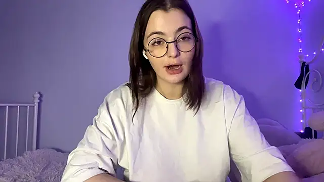 HoneyMist online show from 11/25/25, 02:17