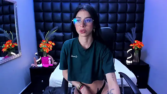 Dulce Miaa  online show from 06/16/26, 06:10